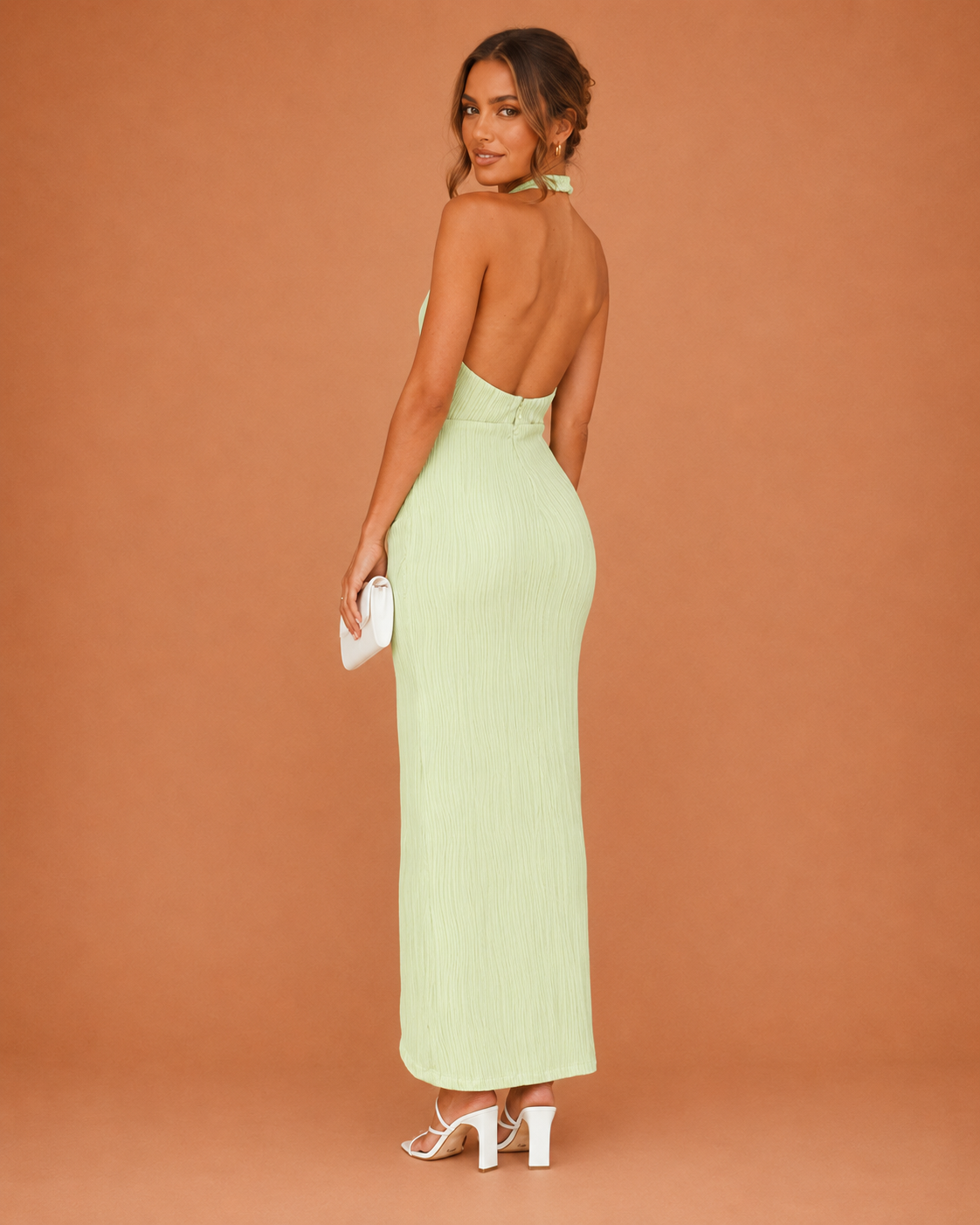 Vestido midi plisado sofisticado
